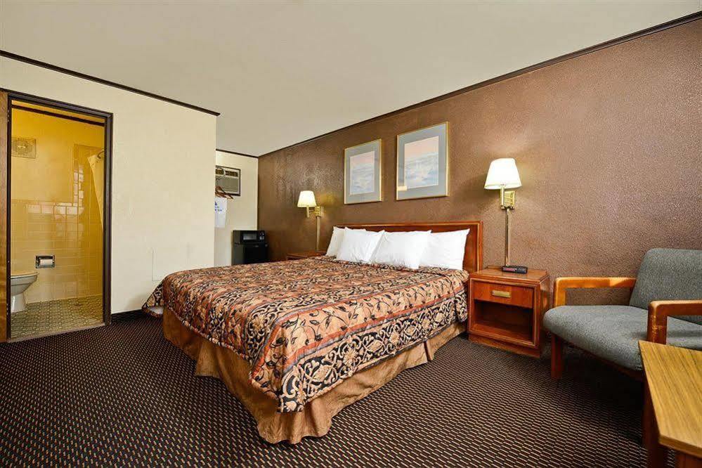 Country Hearth Inn-Hannibal Esterno foto